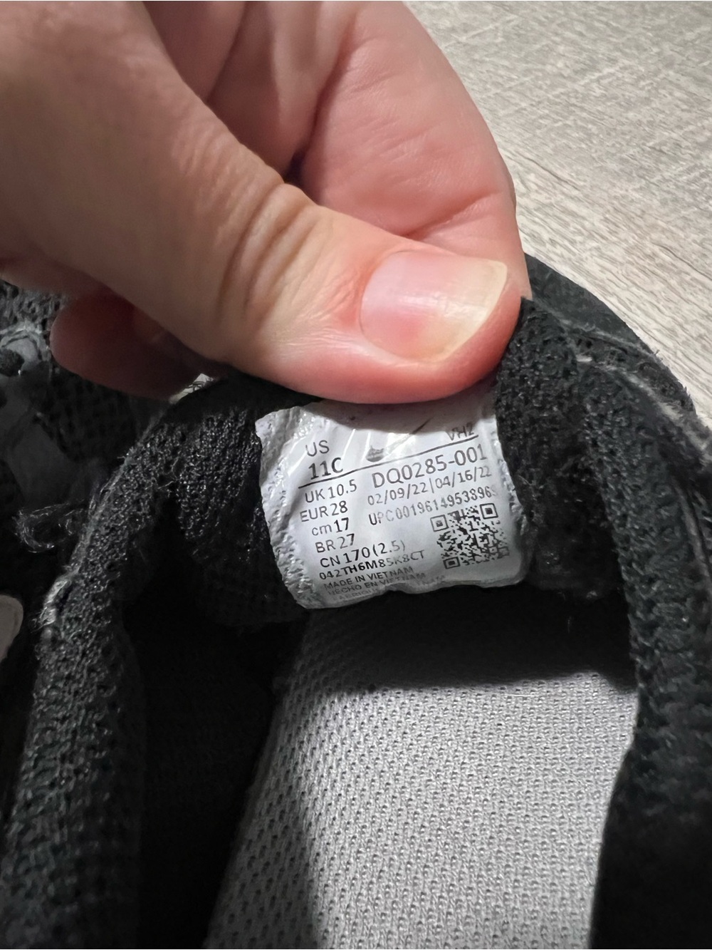 Kids Nike Black and White Athletic Sneakers Size 11C - Picture 6 of 8